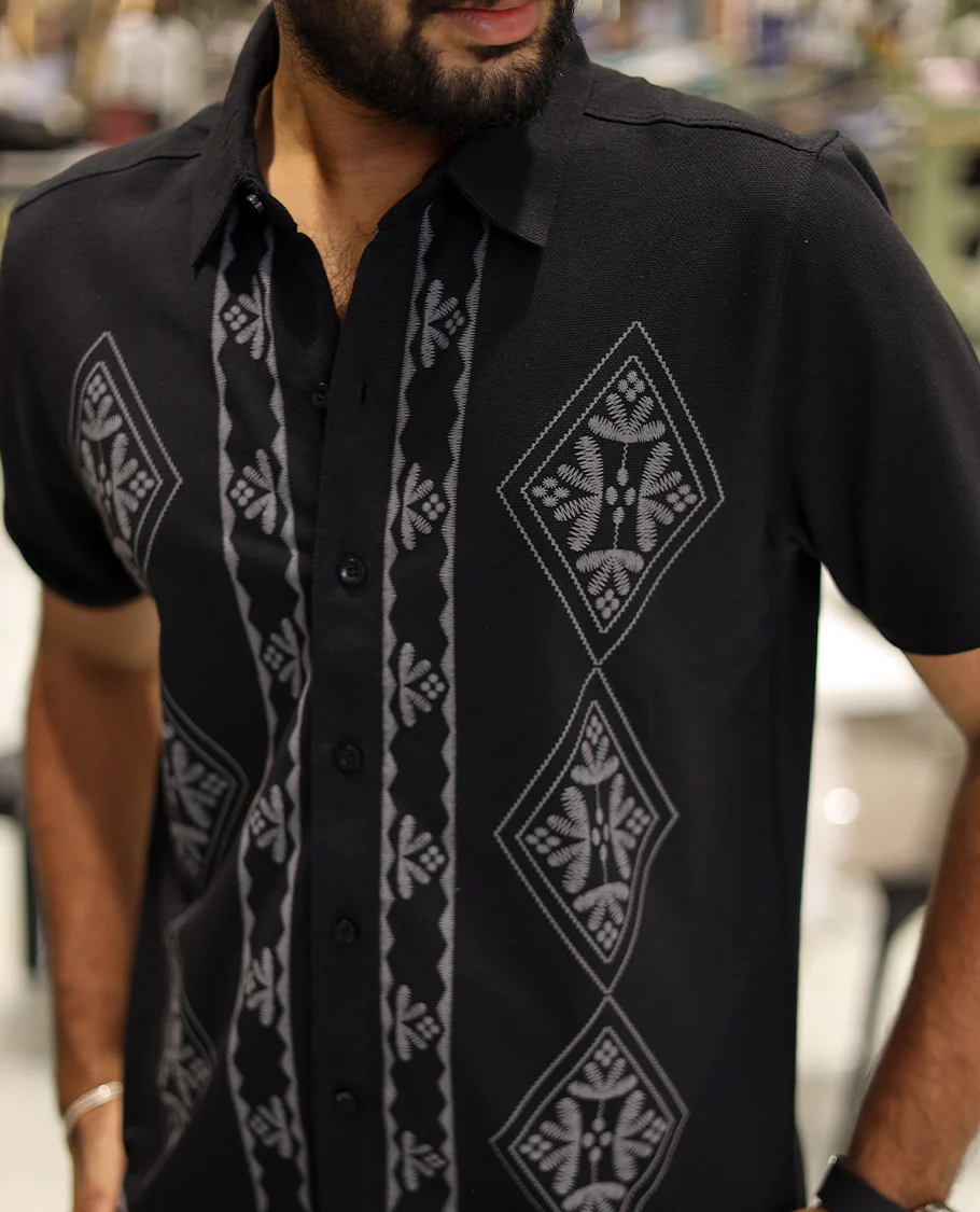 Black Cotton-Blended Casual Shirt, Comes with a Geometric Print, Half-Sleeves, Spread Collar, Regular Fit, and Regular Length - Image 5