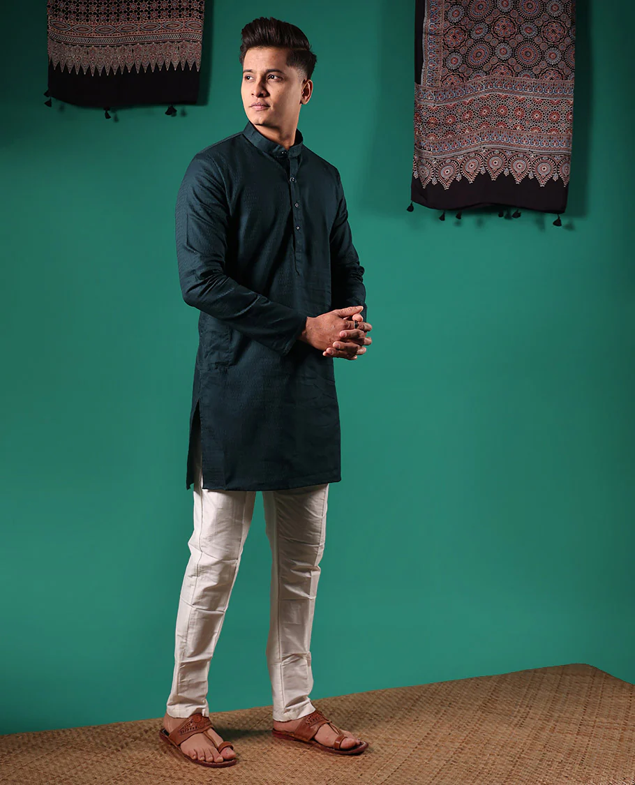 Black embossed full-sleeved men's kurta - Image 3