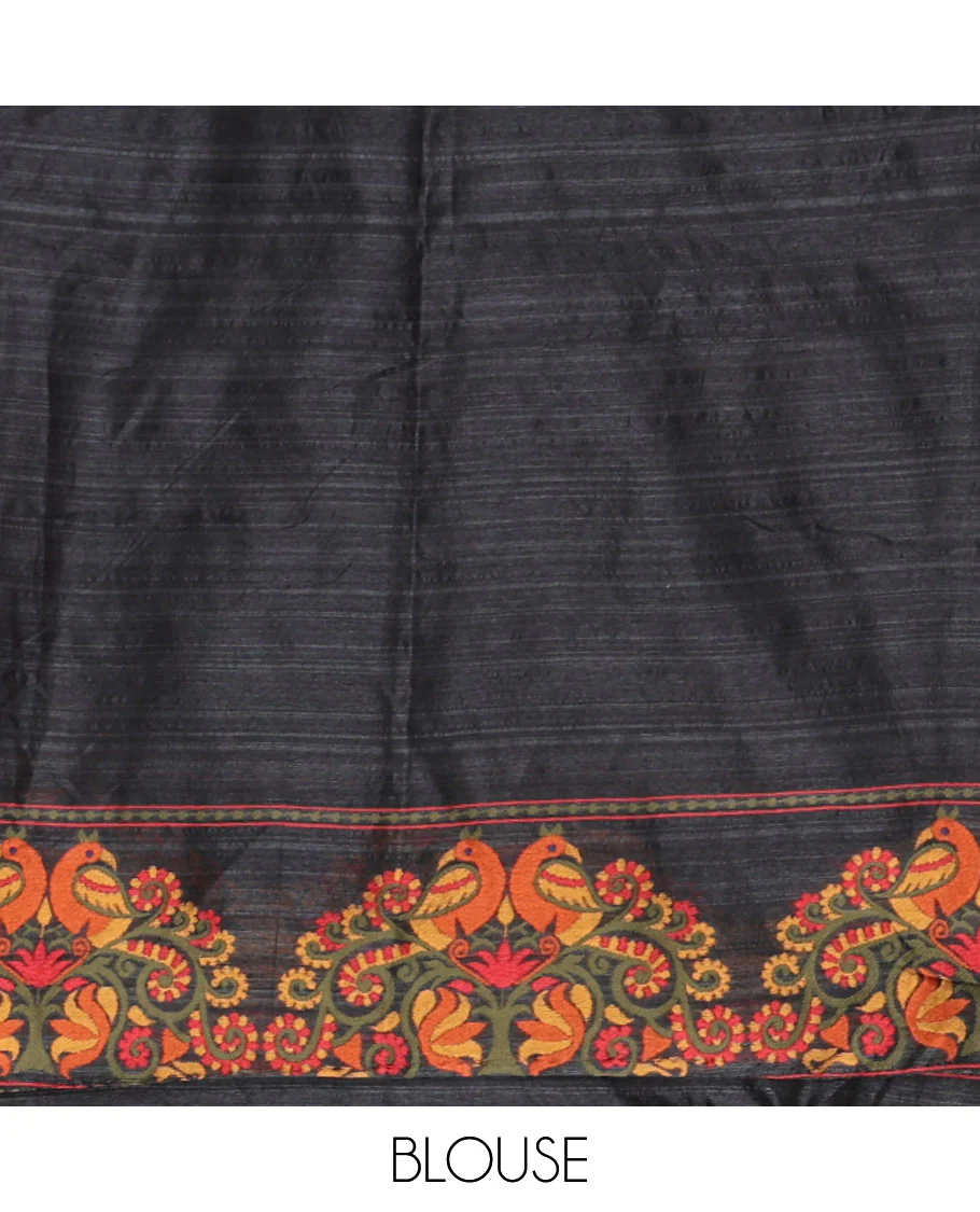 Black lotus motifs thread woven jute cotton, scallop thread woven border, pallu of lotus, peacock and paisley designs along with a plain blouse - Image 4