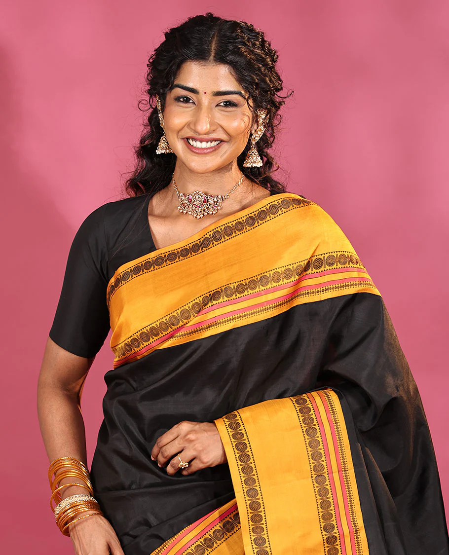 Black Plain Kanchipuram Silk Saree, Complemented by Captivating Contrast Rettai Pettu Border of Rekku, Muthu, and Rudraksham Designs, a Subtle Pallu of Thread Weave, and Paired with a Contrast Blouse - Image 2