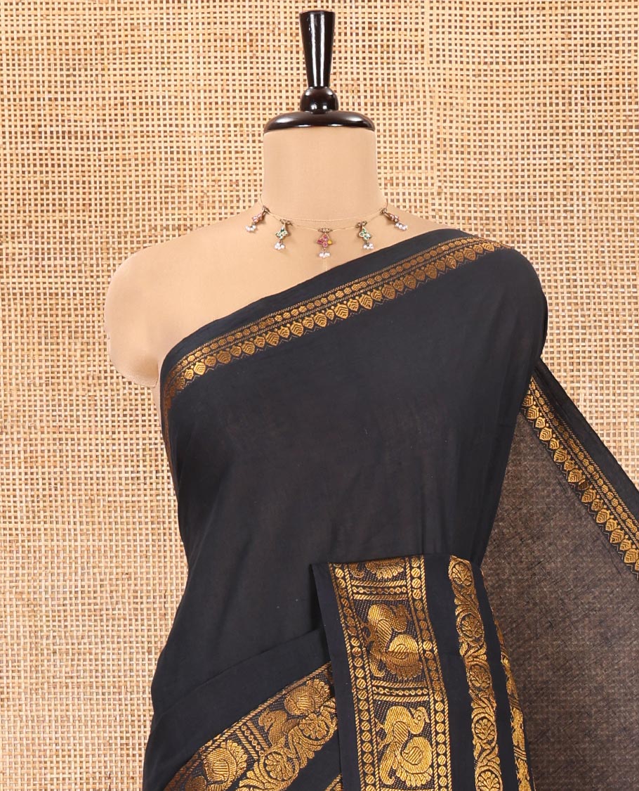 Black Plain Sungudi Cotton Saree, Highlighted by Traditional Zari Border of Peacock and Floral Creeper Designs, Subtly Striped Pallu, and Paired with a Contrast Blouse - Image 2