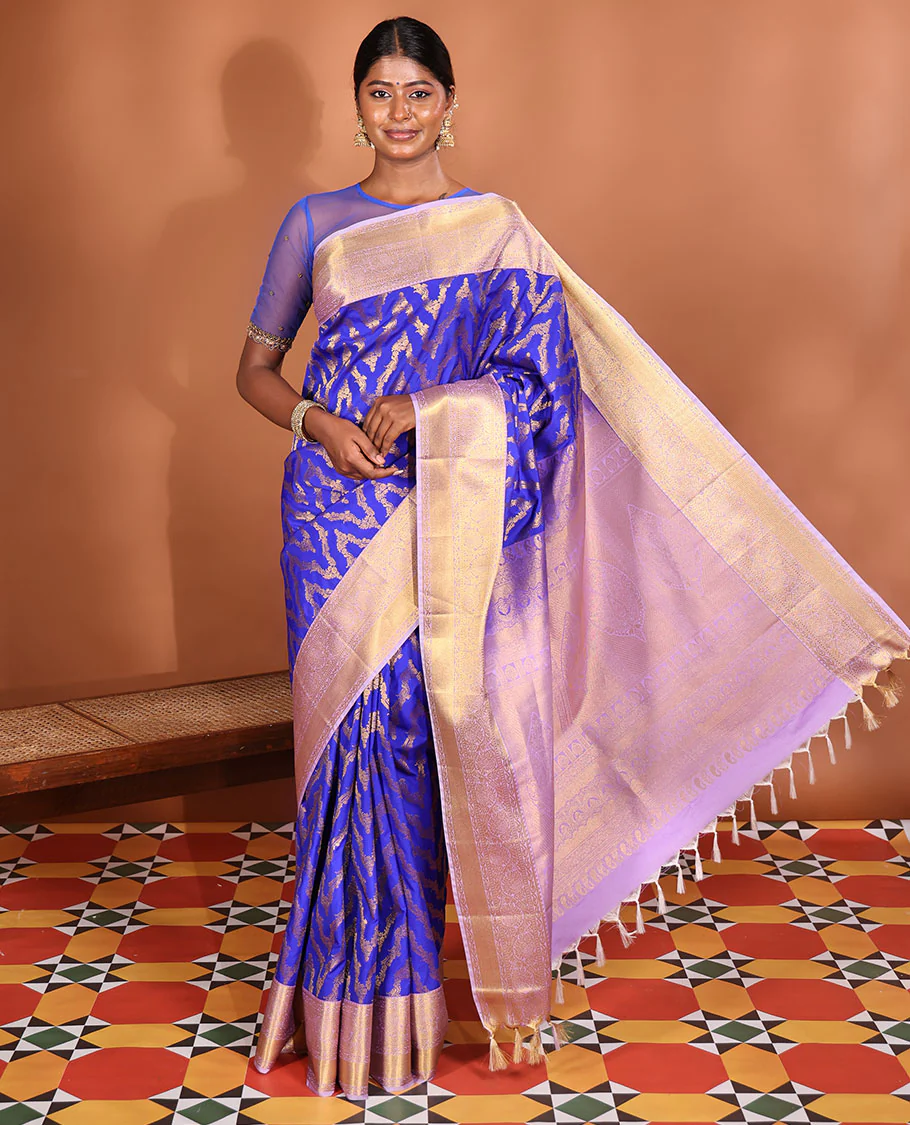 Blue Budget Silk Saree, Beautifully Bedecked with Jaal Jacquard Design on its Body, Complemented by Contrast Traditional Zari Border of Floral Creeper Design, Intricately Designed Pallu, and Paired with a Contrast Blouse - Image 4