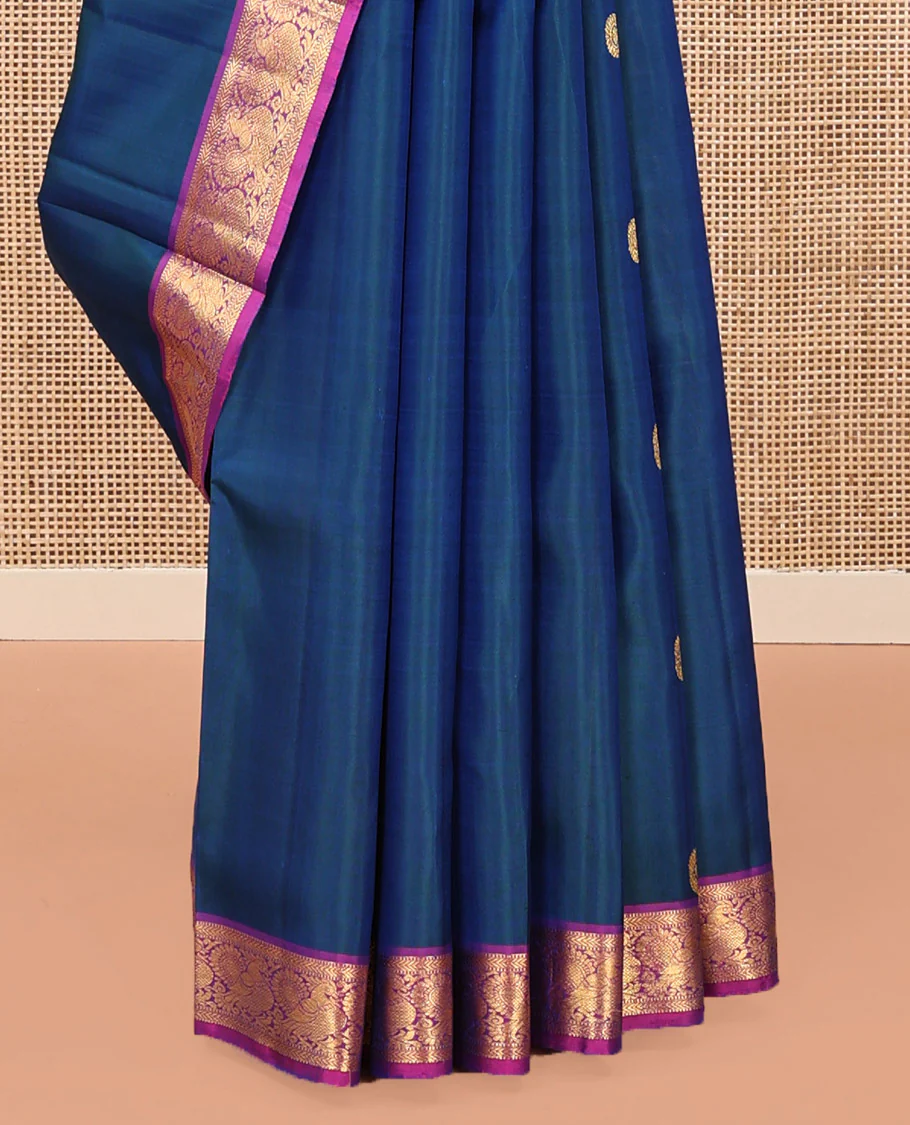 Blue Kanchipuram Silk Saree, Artfully Woven with Mayil Chakram Buttas All Over Its Body, Complemented by a Contrast Border of Muthu, Kathir, and Mayil Designs, Grand Jaal Pallu, and Paired with a Contrast Blouse - Image 4