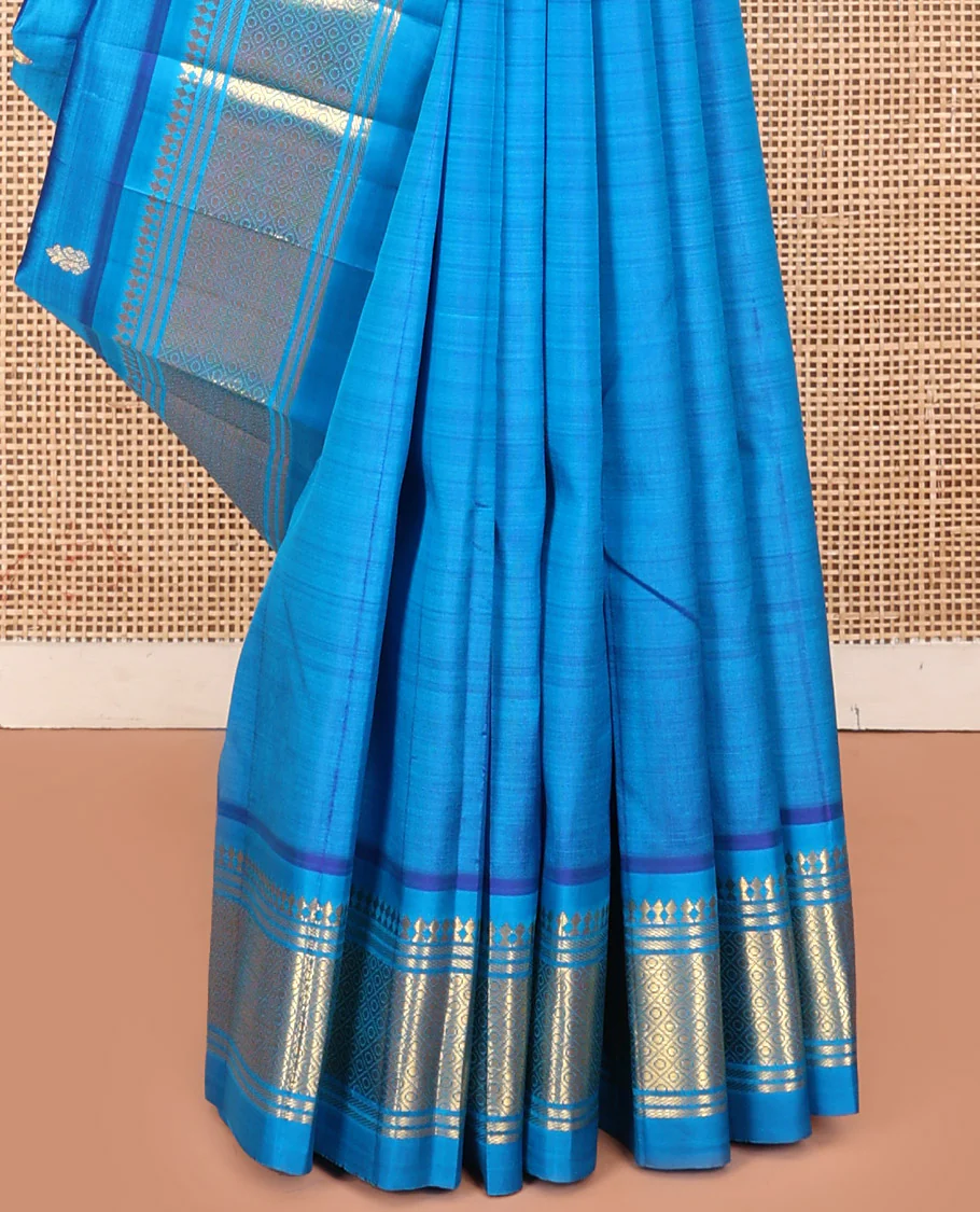Blue Kanchipuram Silk Saree, Detailed with Zari Buttas, a One-Sided Border Featuring Panner Sombu, Banaras, and Jaal Design, Pallu of Kodi Visiry, and No Blouse - Image 4