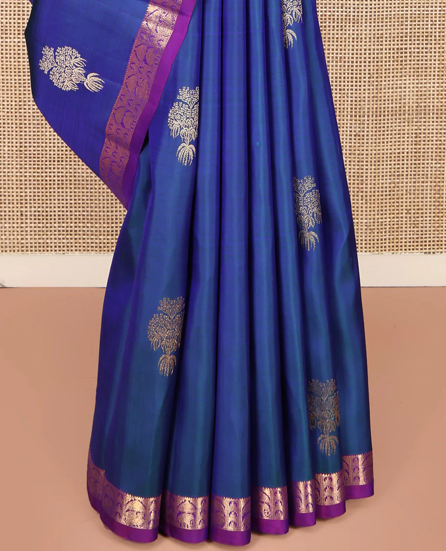 Blue Kanchipuram Silk Saree, Uniquely Designed with Zari Buttas on Its Body, Complemented by Contrast Border of Rekku, Thazampoo Rekku, and Annam Designs, Intricately Designed Pallu, and Paired with a Contrast Blouse - Image 4