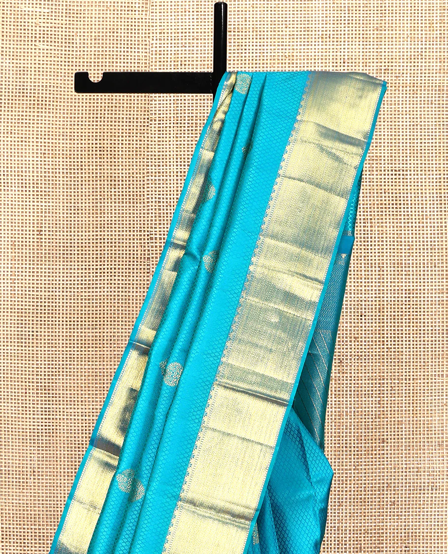 Blue Parampara Silk Saree, Adorned with Zari Buttas and Embossed Texture On Its Body, Highlighted by Zari Border of Thazampoo Rekku, Muthu, and Vanki Designs, Pallu Features Vanki Designs and Paired with a Matching Blouse - Image 3