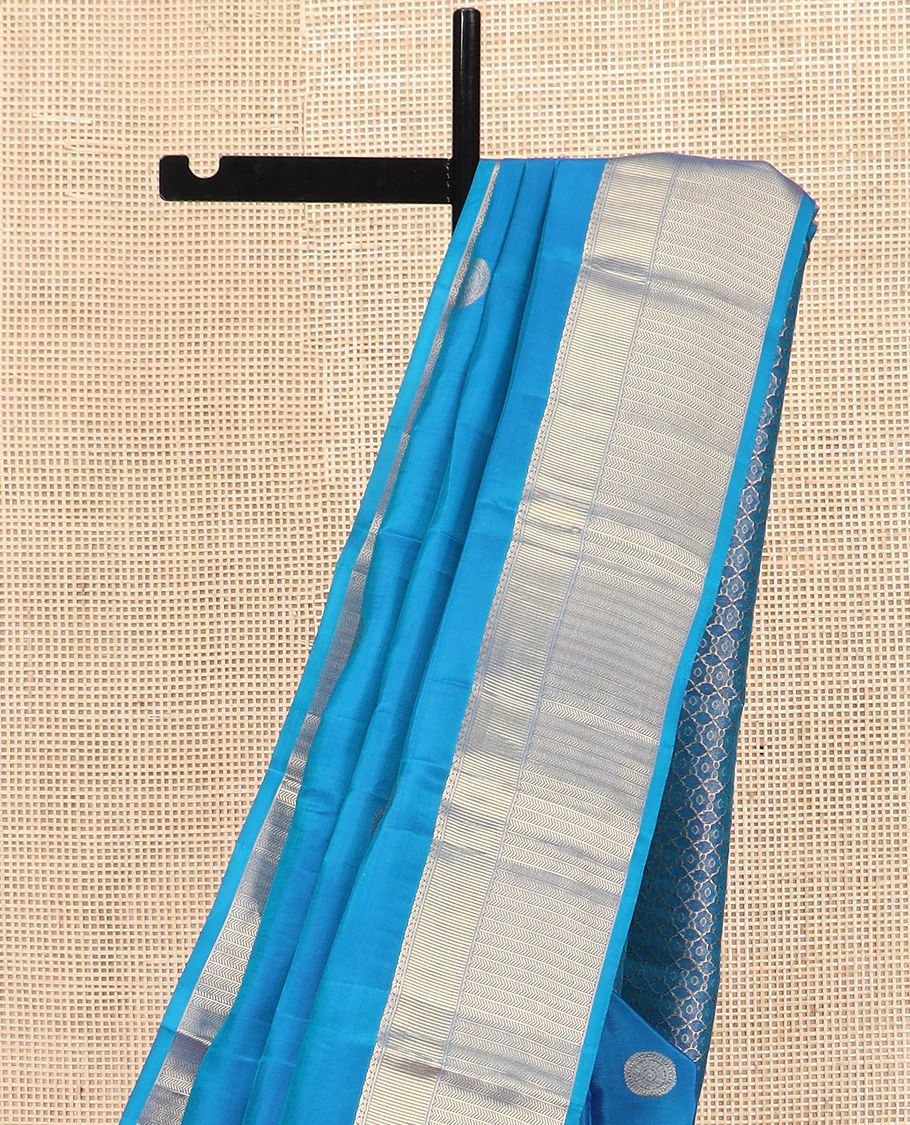 Blue Vasundhara Lite Silk Mix Saree, Accentuated with Chakram Buttas, Highlighted by Zari Border of Geometric Designs, Intricately Designed Pallu, and Paired with a Matching Blouse - Image 3