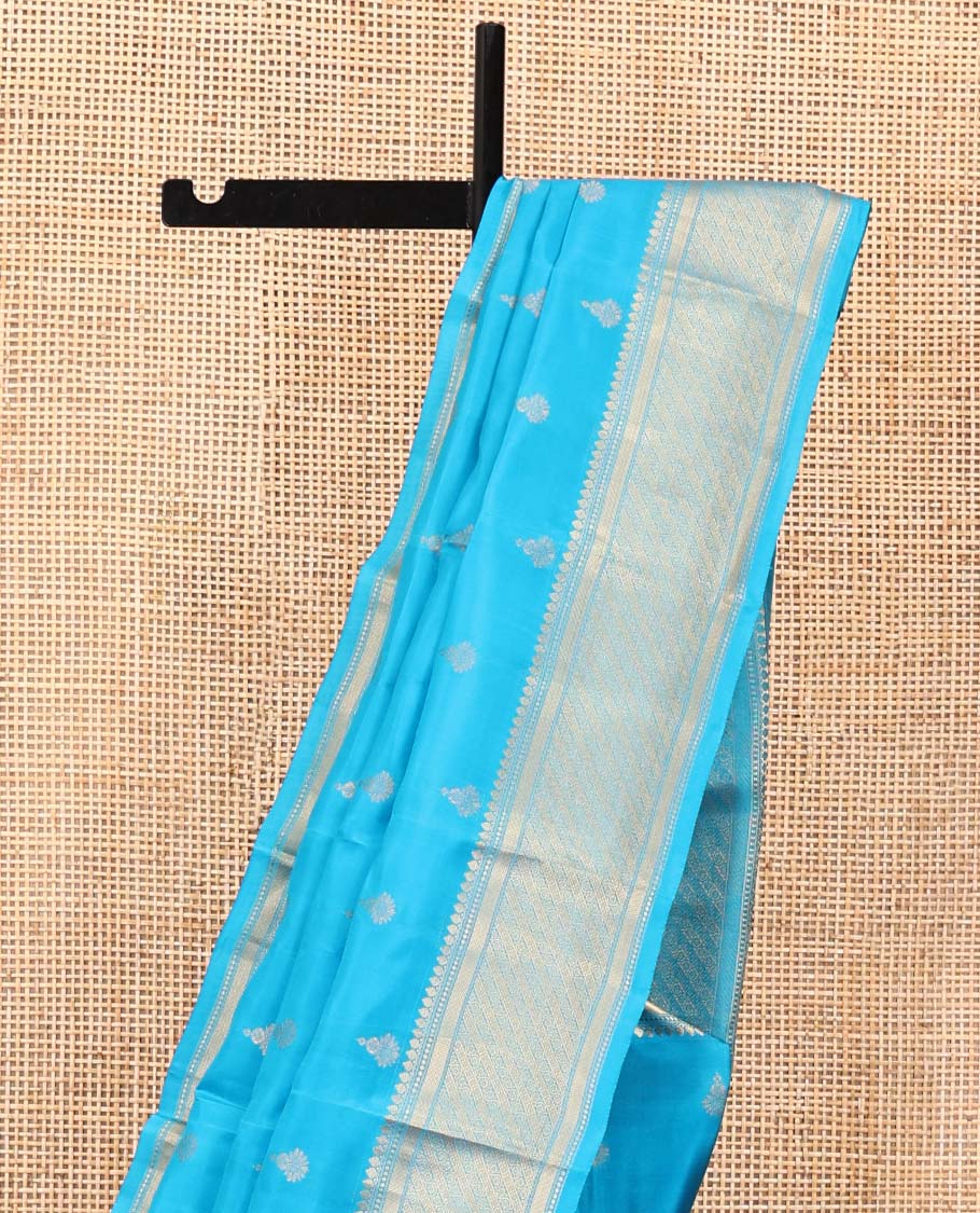 Blue Vasundhara Lite Silk Mix Saree, Adorned with Zari Buttas All Over Its Body, Highlighted by Zari Border of Thilakam Mokku, and Kodi Visiry Designs, Grand Jaal Pallu, and Paired with a Matching Blouse - Image 3