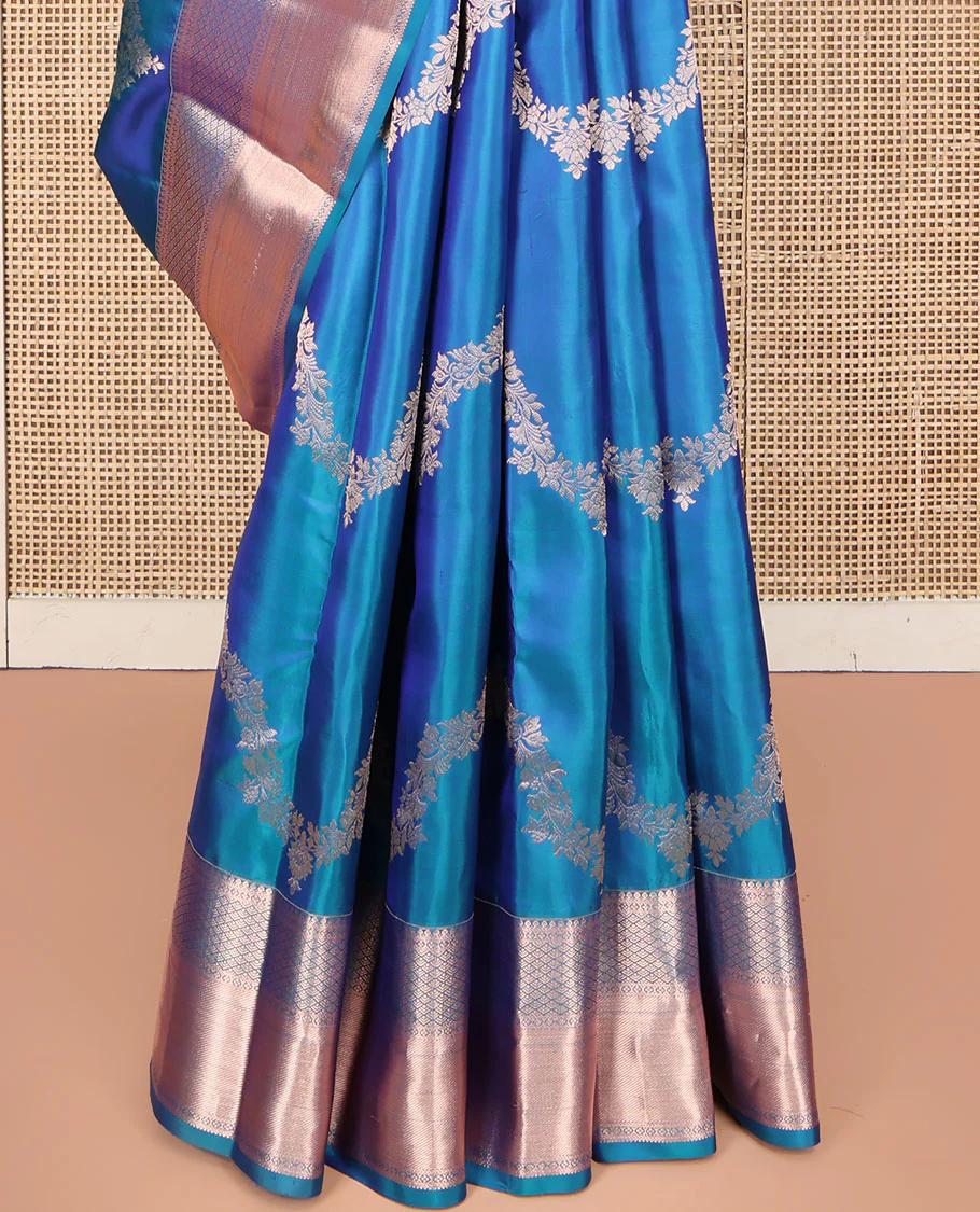 Blue Vasundhara Silk Saree, Delicately Woven with Jaal Jacquard Design All Over Its Body, Highlighted by a Zari Border of Thilakam Mokku, Jaal, and Lavangam Designs, Grand Jaal Pallu, and Paired with a Matching Blouse - Image 4