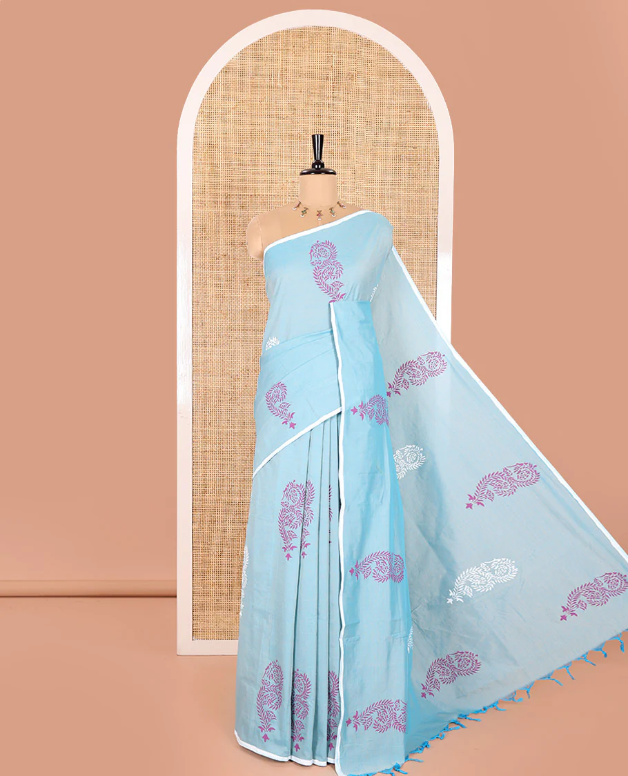 Borderless Blue South Cotton Saree Enriched with Floral Motifs Printed All Over Its Body, and Paired with One Matching Blouse, and One Contrast Ogee Patterns Printed Blouse