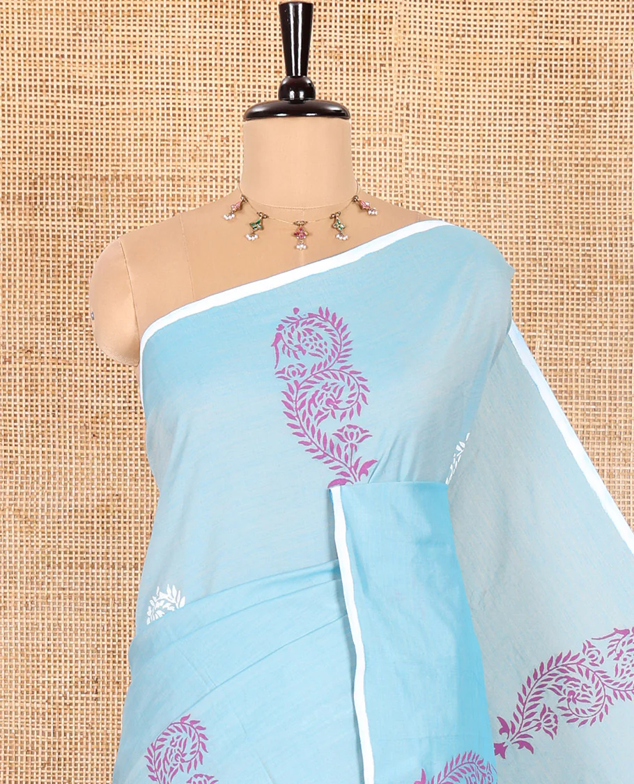 Borderless Blue South Cotton Saree Enriched with Floral Motifs Printed All Over Its Body, and Paired with One Matching Blouse, and One Contrast Ogee Patterns Printed Blouse - Image 2