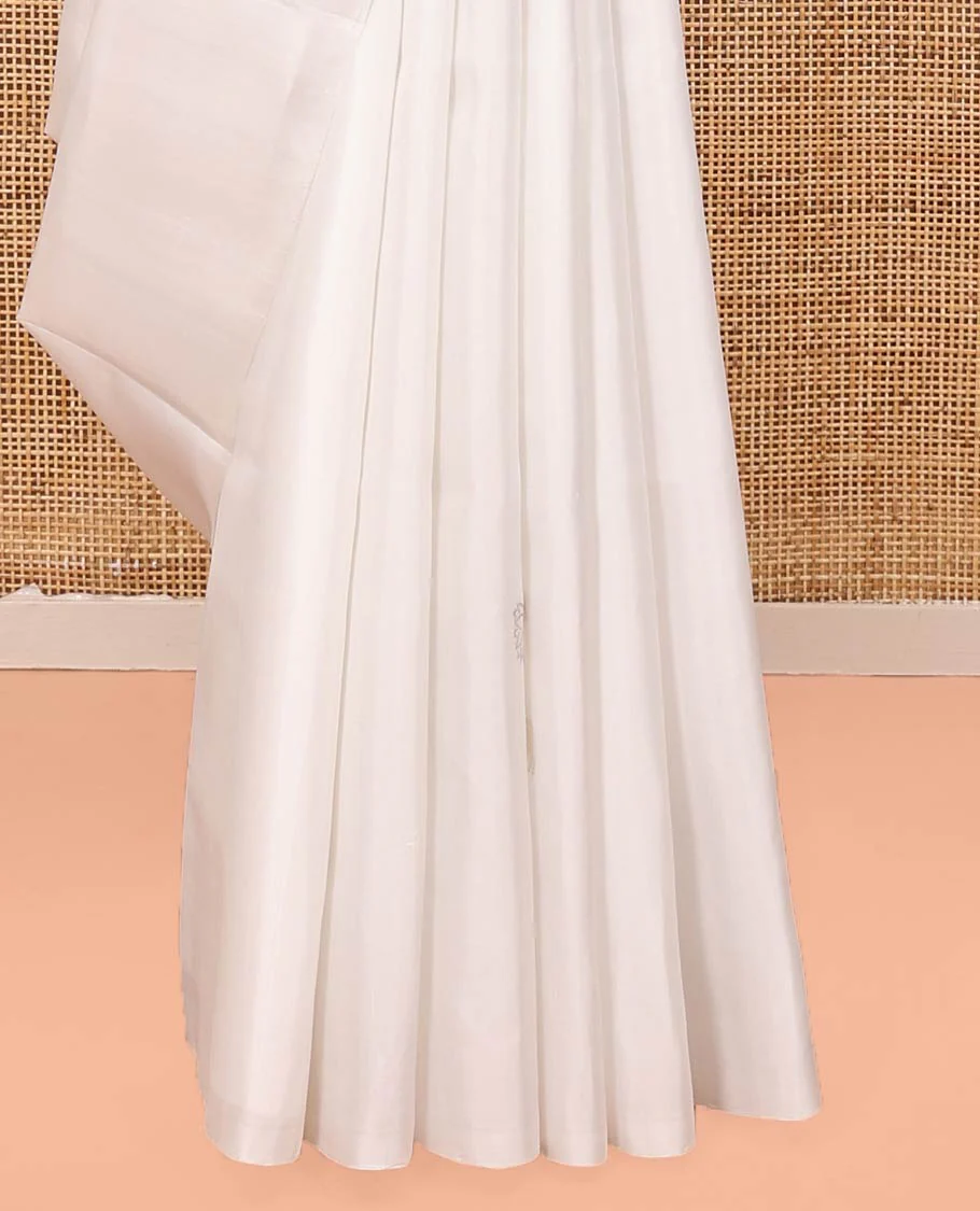Borderless Cream Mayuri Soft Silk Saree, Sparsely Woven with Pichwai Lotus and Cow Buttas All Over Its Body, Highlighted by Pallu of Pichwai Designs, and Paired with a Matching Blouse - Image 4