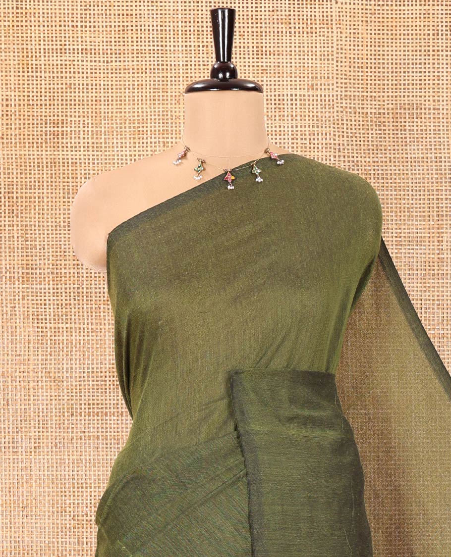 Borderless Green and Red Plain Khadi Mul Cotton Saree, Highlighted by Captivating Contrast Colored Pallu, and Paired with a Contrast Blouse - Image 2