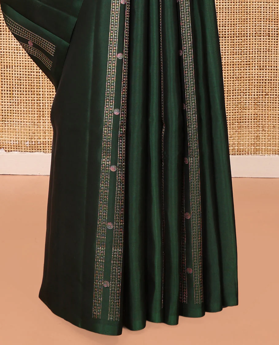 Borderless Green Mayuri Soft Silk Saree, Embellished with Stripes, Diamonds, and Poun Buttas All Over Its Body, Highlighted by a Geometric Design Pallu, and Paired with a Matching Blouse - Image 4