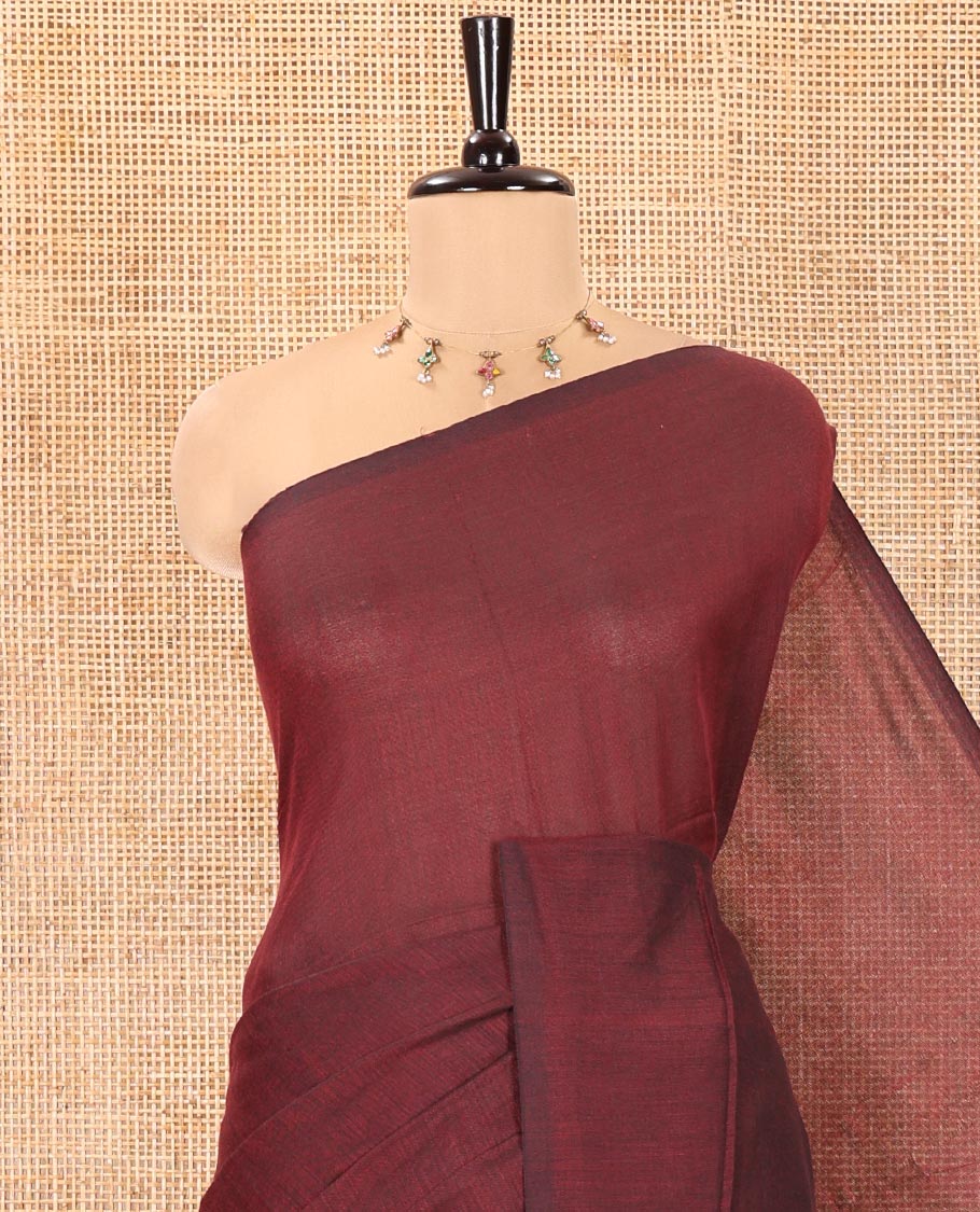 Borderless Maroon and Green Plain Khadi Mul Cotton Saree, Highlighted by Captivating Contrast Colored Pallu, and Paired with a Contrast Blouse - Image 2