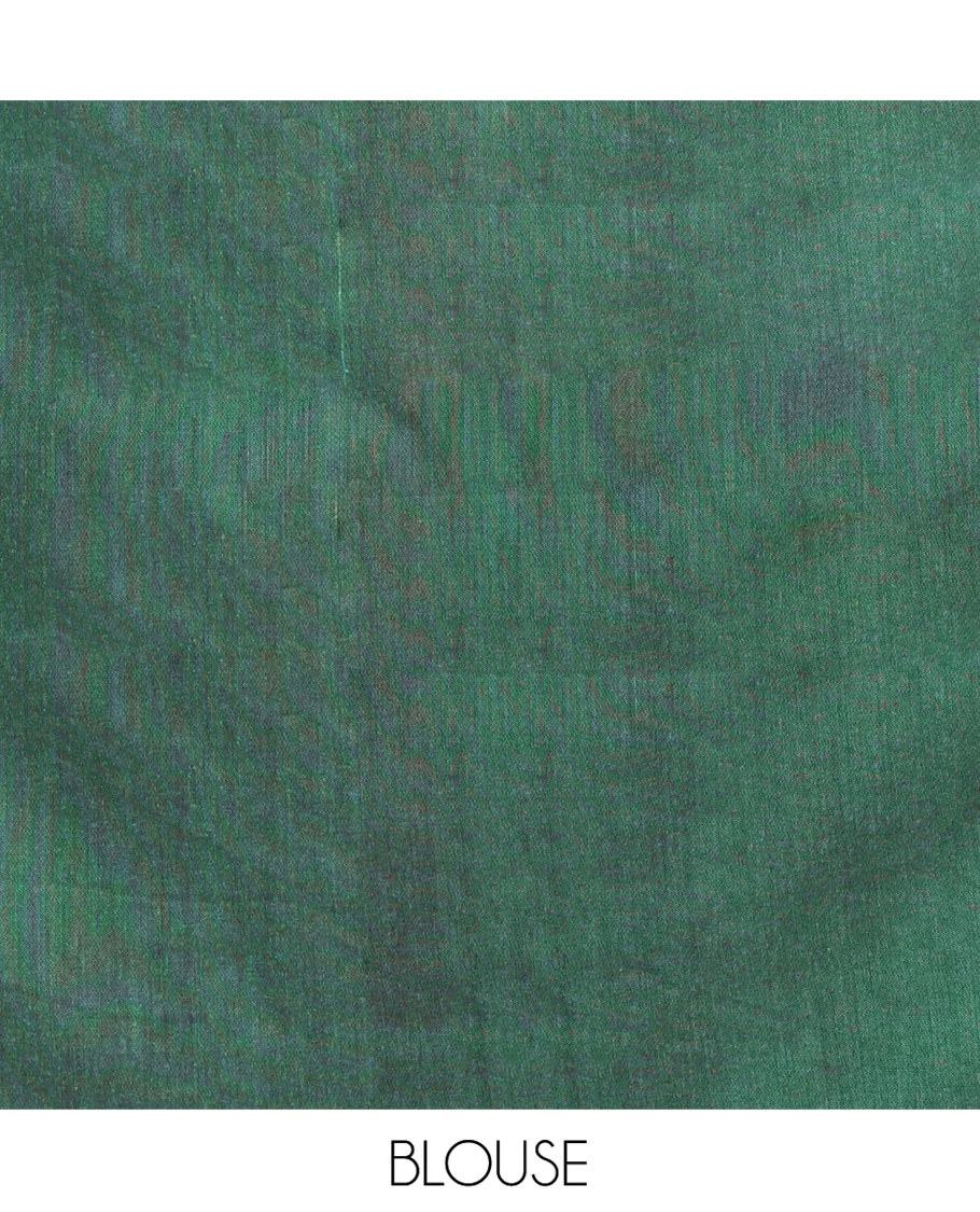 Borderless Maroon and Green Plain Khadi Mul Cotton Saree, Highlighted by Captivating Contrast Colored Pallu, and Paired with a Contrast Blouse - Image 3