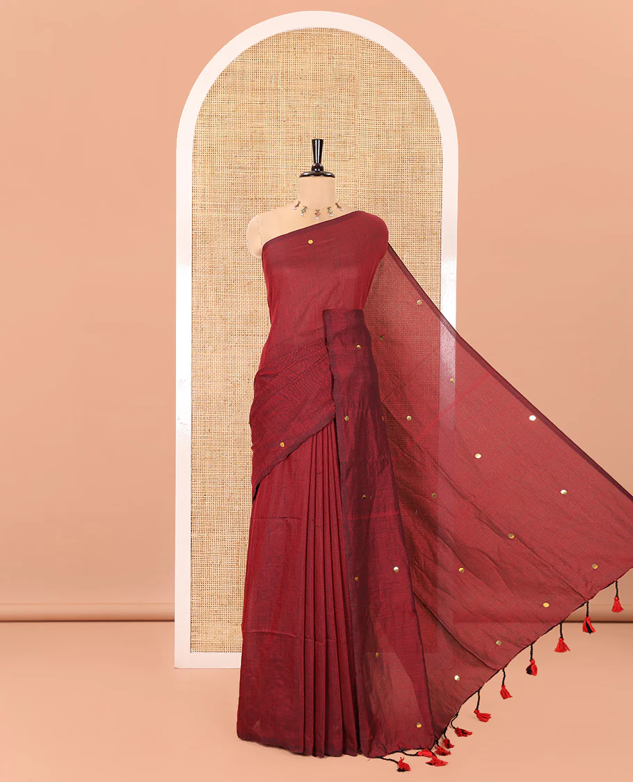 Borderless Maroon Mul Cotton Saree, Subtly Sparkled With Big Sequins Work On Its Body, a Self-Pallu and Paired with a Matching Blouse