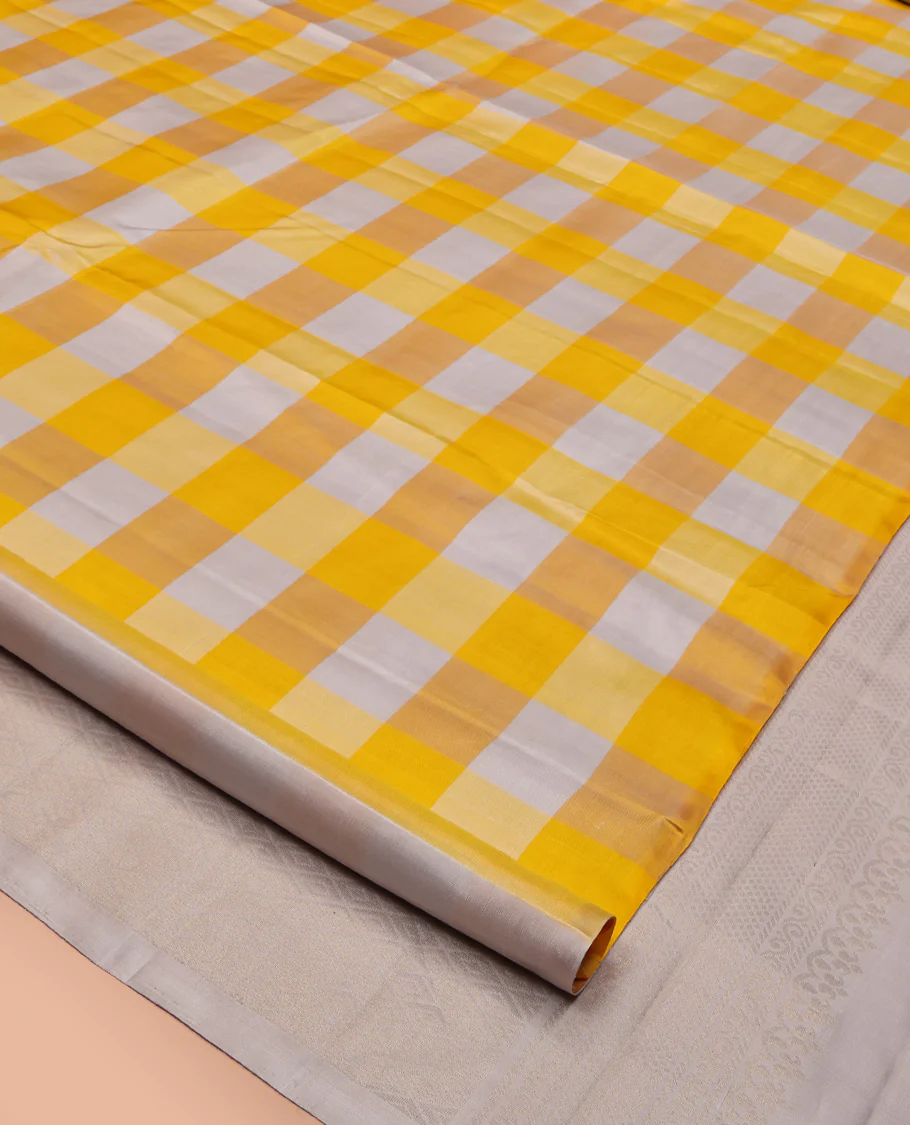 Borderless Multi-color Mayuri Soft Silk Saree, Enriched with Checks On Its Body, Complemented by Contrast Pallu of Jaal Designs, and Paired with a Contrast Blouse - Image 2