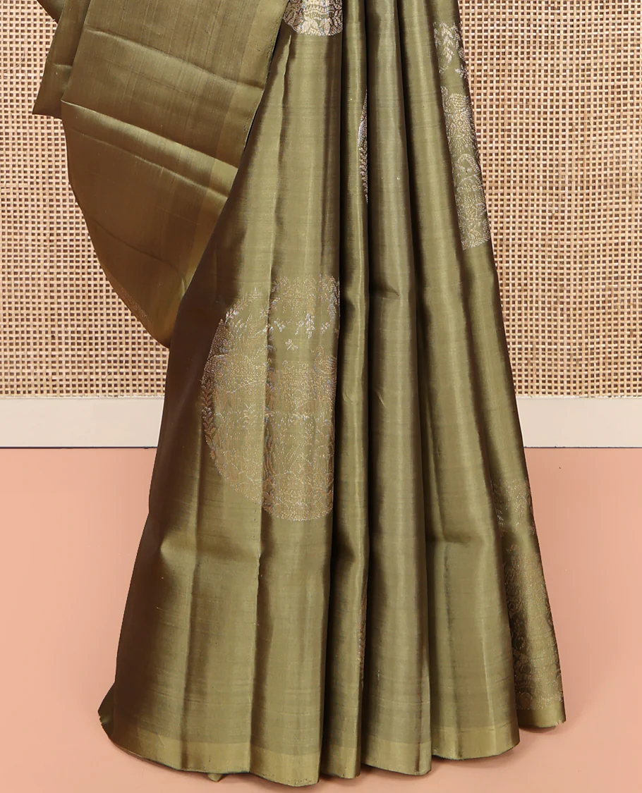 Borderless Pale Green Mayuri Lite Silk Mix Saree, Uniquely Detailed with Round Buttas All Over Its Body, Highlighted by a Self-Pallu of Sea-Themed Designs, and Paired with a Matching Blouse - Image 4