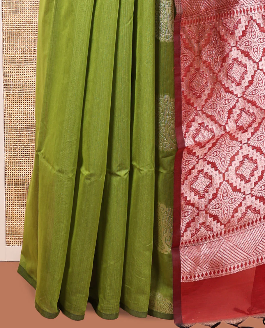Borderless Parrot Green Semi-Silk Cotton Saree, Elevated with Zari Buttas All Over Its Body, Complemented by a Contrast Pallu of Jaal Designs, and Paired with a Contrast Blouse - Image 3