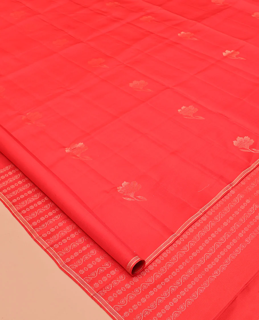 Borderless Red Mayuri Soft Silk Saree, Woven with Floral Buttas All Over the Body, Highlighted by Piping Border, Pallu Steeped with Floral Creeper Designs, and Paired with a Matching Blouse - Image 2