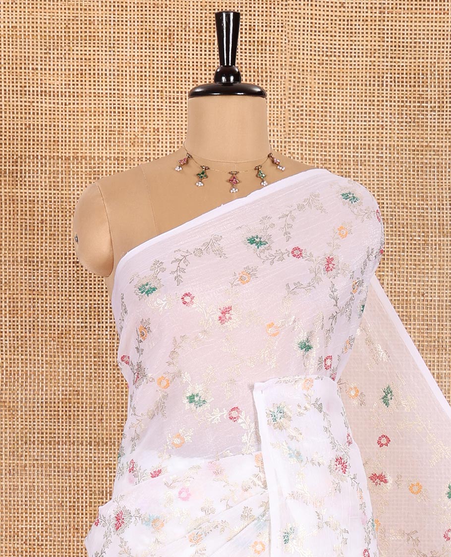Borderless White Crunchy Crush Saree Enthralled with Meenakari-Style Floral Jaal Foil Prints, Meenakari-Style Floral Jaal Foil Pallu, and Paired with a Contrast Blouse - Image 2
