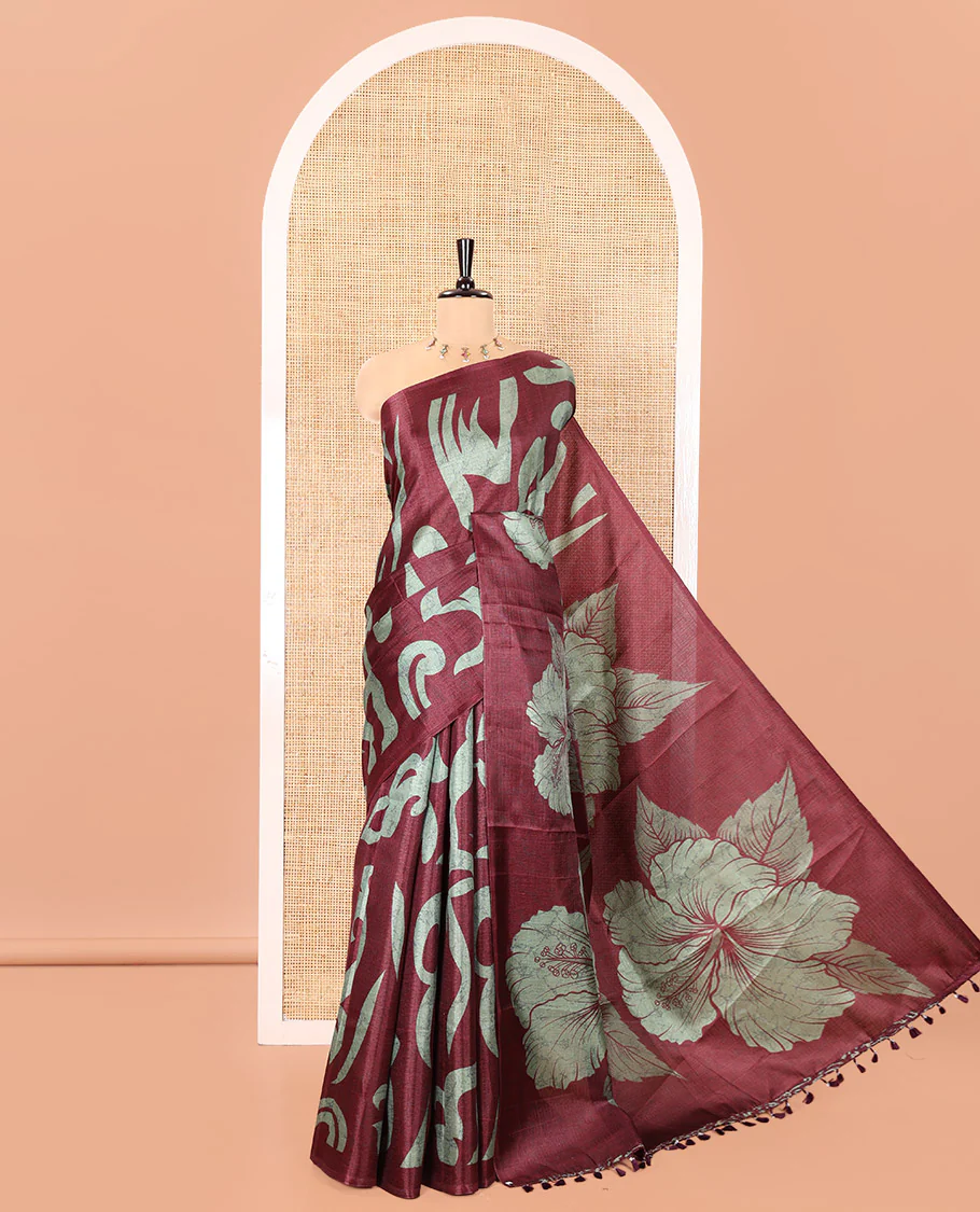 Borderless Wine Art Khadi Mul Cotton Saree, Embellished with Batik Vines Print On Its Body, Pallu Features Hibiscus Flower Printed , and Comes with a Printed Blouse