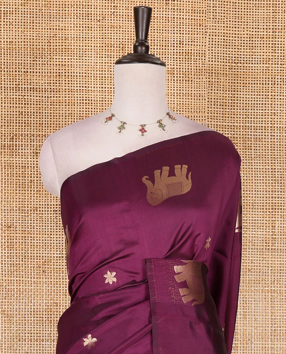 Borderless wine floral and elephant buttas zari woven kanchi silk saree, intricate pallu, and matching zari design blouse - Image 3