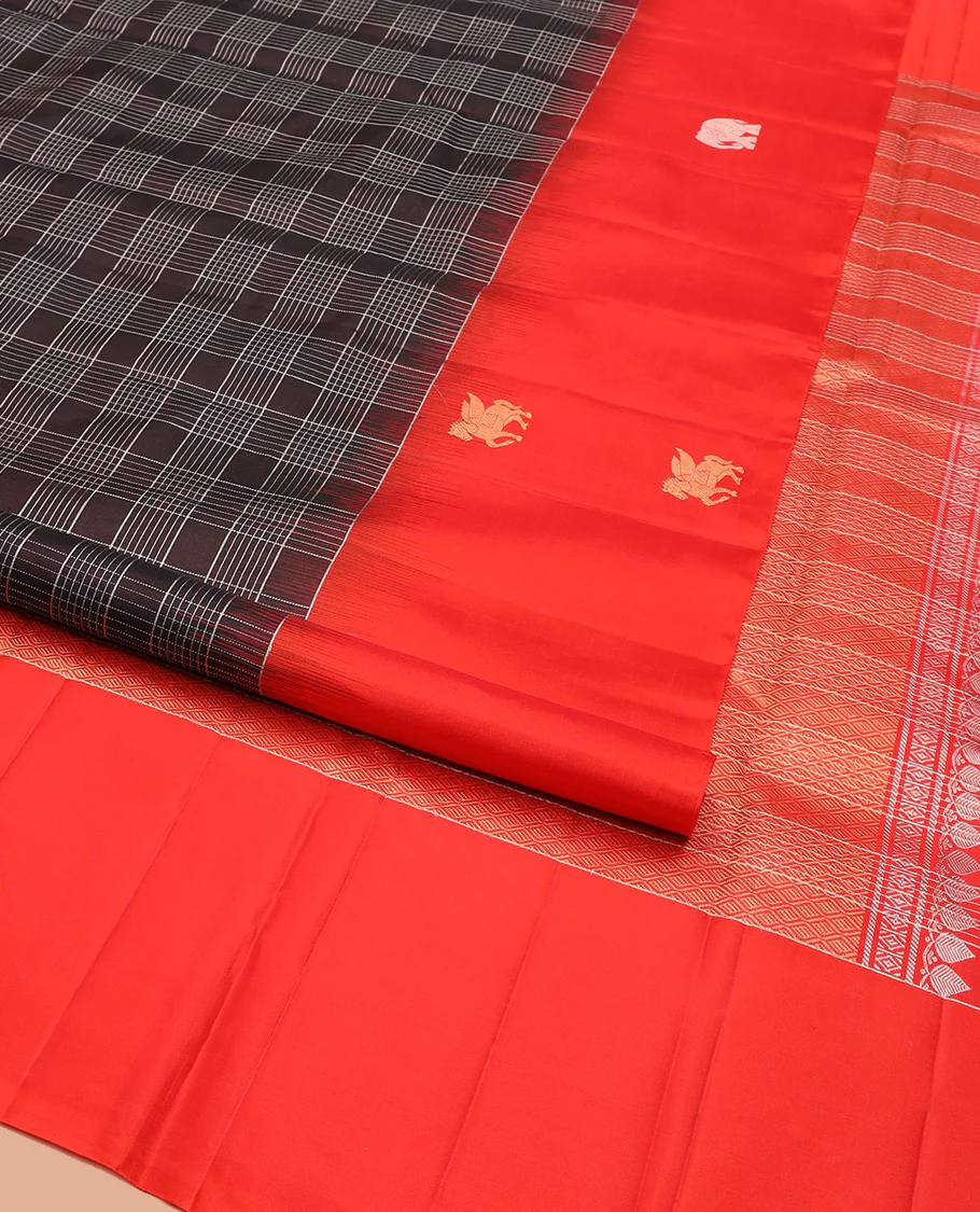 Brown Kanchipuram Silk Saree Decked Up with Checks All Over Its Body, Complemented by a Contrast Border of Kuthirai and Yaanai Designs, Gleaming Pallu of Jaal Designs, and Paired with a Contrast Blouse - Image 2