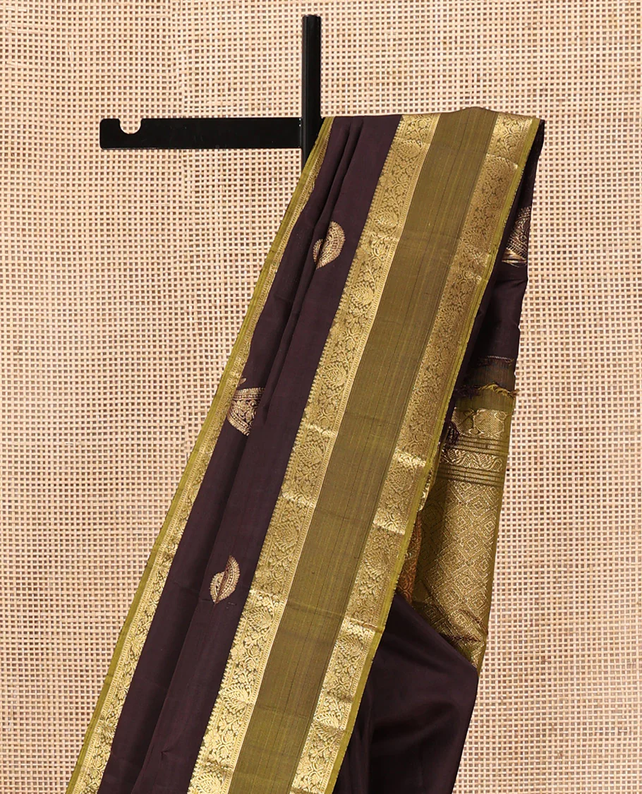 Brown Kanchipuram Silk Saree, Elegantly Adorned with Arumbu Manga Buttas All Over Its Body, Complemented by a Contrast Rettai Pettu Traditional Zari Design Border, Pallu of Rich Jaal Designs, and Paired with a Contrast Blouse - Image 3