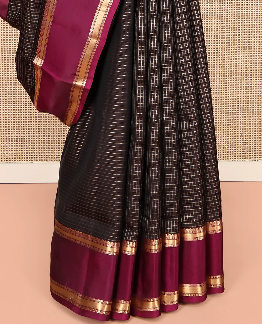 Brown Mayuri Lite Silk Mix Saree, Dazzled with Zari Checked Design All Over Its Body, Complemented by a Contrast Rettai Pettu Traditional Design Border, Pallu of Jaal Designs, and Paired with a Contrast Blouse - Image 4