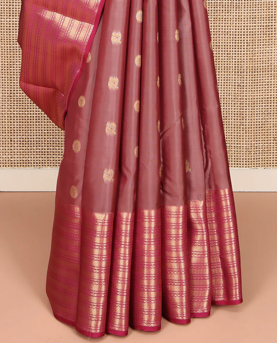 Brown Vasundhara Silk Mix Saree, Enriched with Mayil and Chakram Buttas All Over Its Body, Complemented by Contrast Geometric Patterned Border, Grandly Decked Up Pallu and Paired with a Contrast Blouse - Image 4