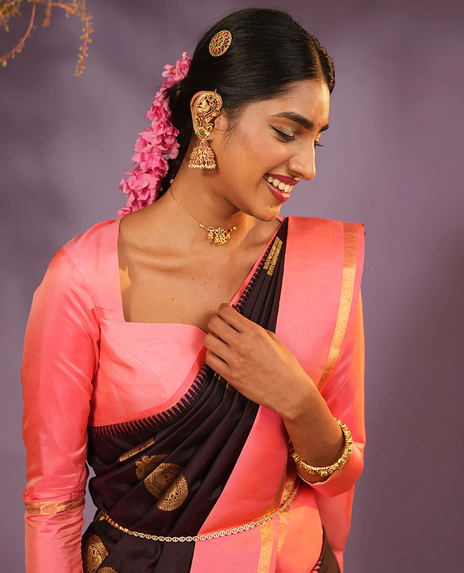 Coffee brown round mayil buttas Vasundhara silk saree, contrast rettai pettu thazampoo rekku zari border, and zari-rich jaal pallu - Image 2