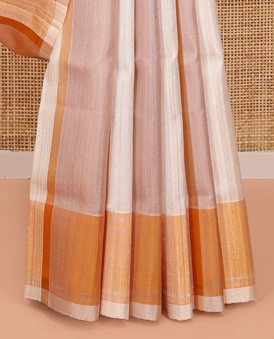 Cream-Base Mayuri Soft Silk Saree, Delicately Woven with Multi-Color Stripes on Its Body, Complemented by a Sparse Pallu of Thazampoo Rekku Designs, and Paired with a Matching Blouse - Image 4