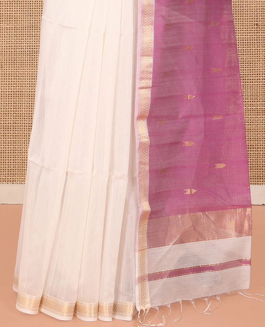 Cream Maheshwari Cotton Saree, Beautified with Thread Buttas All Over Its Body, Highlighted by Zari Piping Chevron Design Border, Captivating Contrast Pallu of Buttas, and Paired with a Contrast Blouse - Image 4