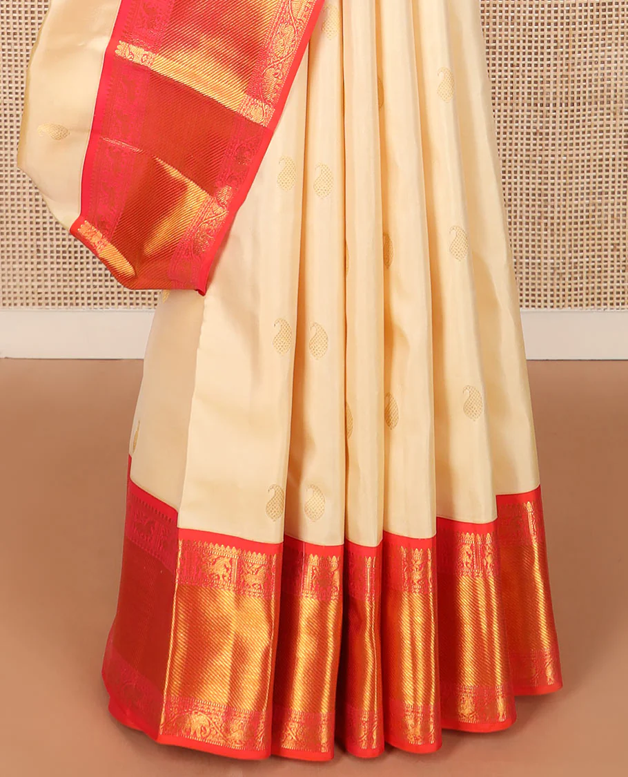 Cream manga buttas Kanchipuram silk saree, contrast ganga jamuna border of thilakam mokku, muthu, kuthirai, and kodi mayil and yaanai designs, and jaal pallu - Image 4