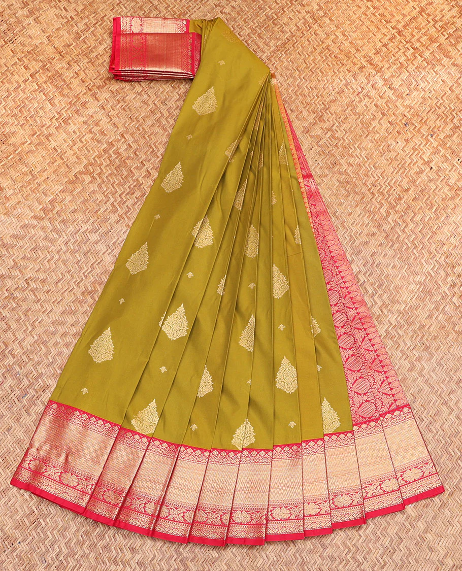 Green Budget Silk Saree, Highlighted by Zari Buttas, Complemented by a Contrast Traditional Design Border, Grand Pallu, and a Contrast Blouse - Image 2