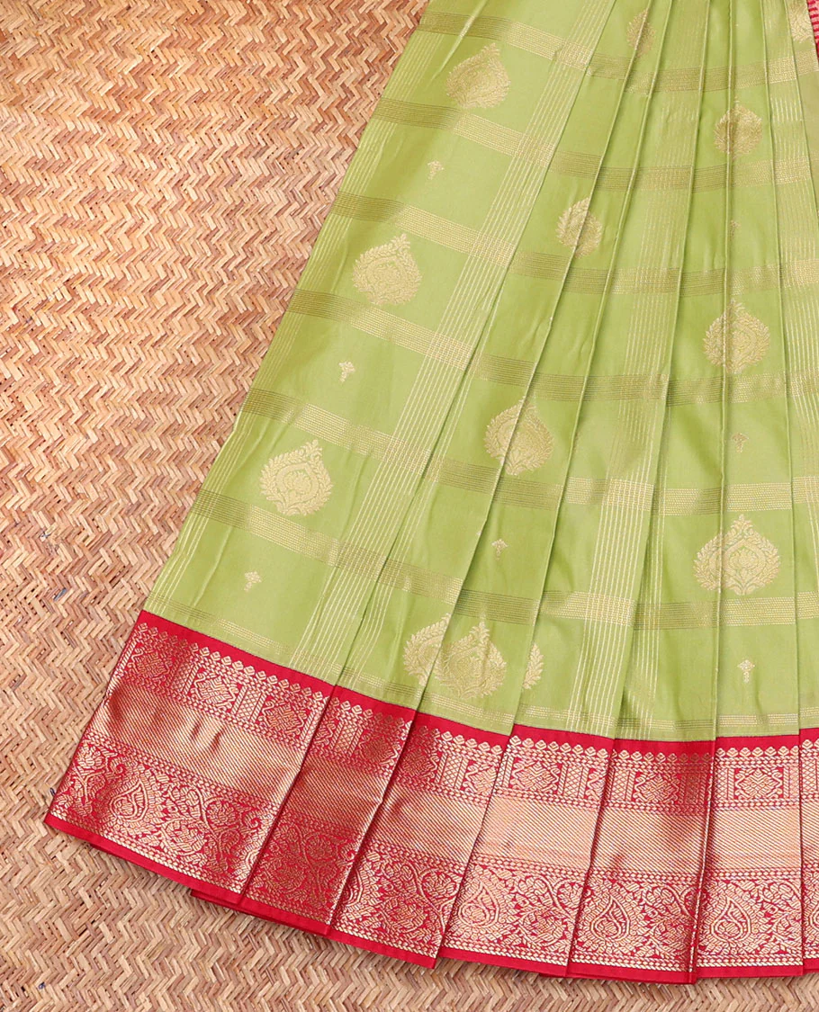 Green Budget Silk Saree, Spotlighted with Zari Butta Enclosed Checks, Complemented by a Contrast Traditional Design Border, Intricate Pallu, and a Contrast Blouse