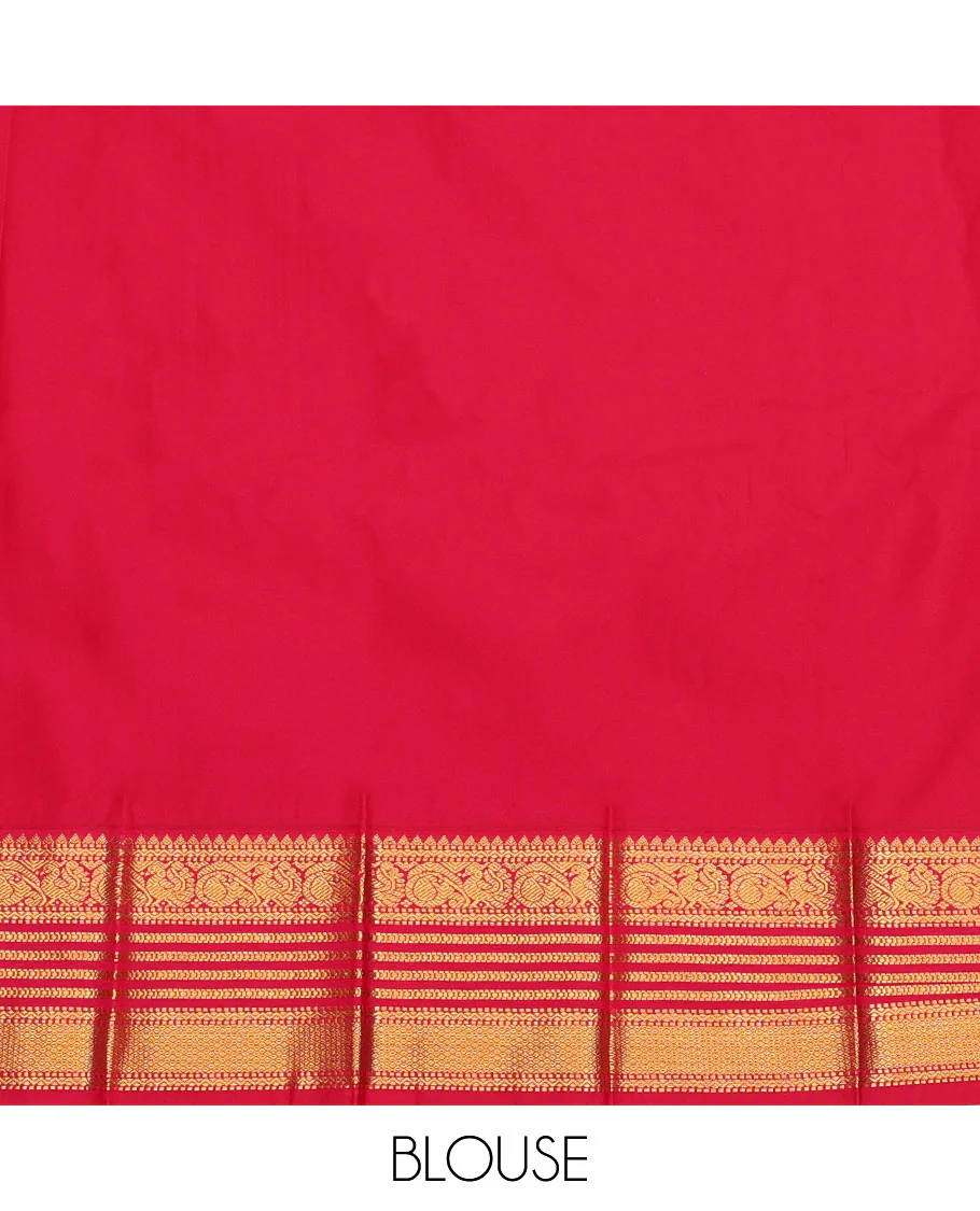 Green Budget Silk Saree, Woven with Zari Buttas, Complemented by a Contrast Traditional Design Border, Grand Jaal Pallu, and a Contrast Blouse - Image 4
