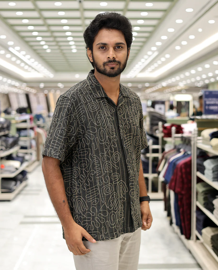 Green Cotton-Blended Casual Shirt, Delicately Woven with Geometric Thread Outline Embroidery, a Half-Sleeve, a Cuban Collar, a Boxy Fit, and Regular Length - Image 2