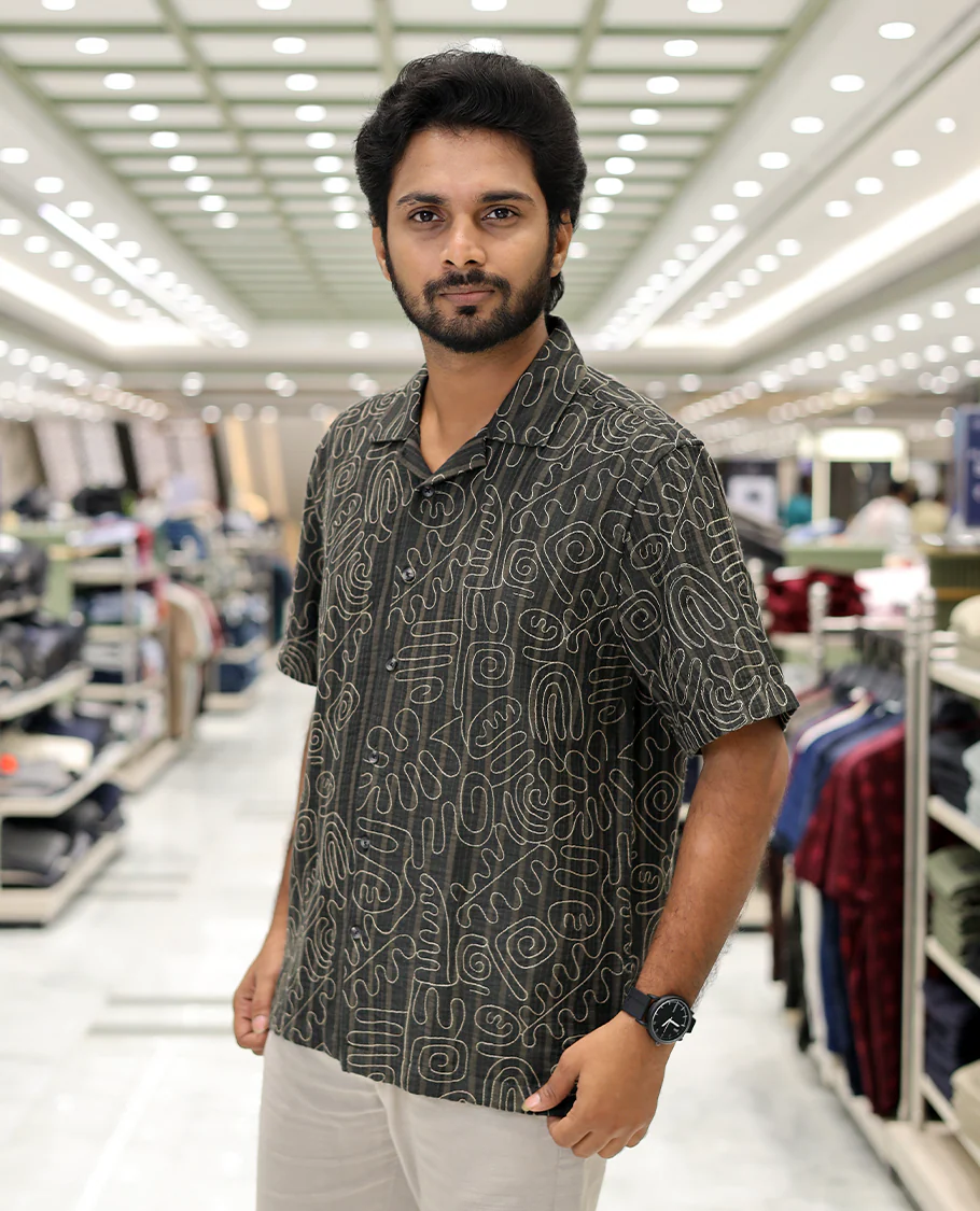 Green Cotton-Blended Casual Shirt, Delicately Woven with Geometric Thread Outline Embroidery, a Half-Sleeve, a Cuban Collar, a Boxy Fit, and Regular Length - Image 3