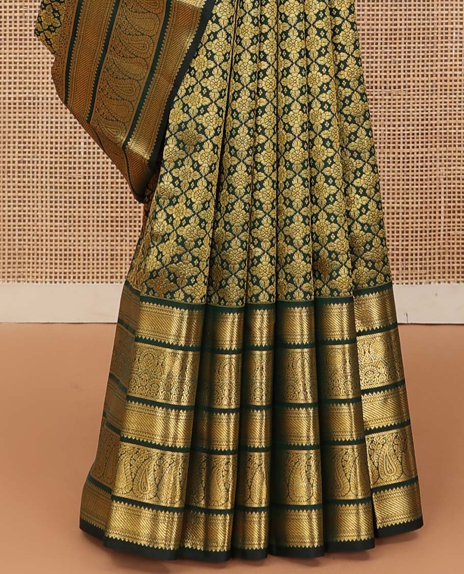Green jacquard wedding silk saree, zari border of rekku, muthu, and manga designs, and intricate pallu - Image 5