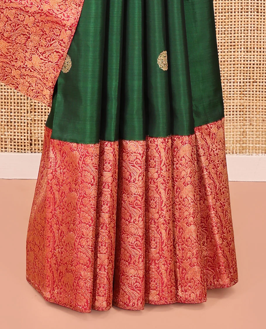 Green Kanchipuram Designer Silk Saree, Entralled with Chakram Buttas All Over Its Body, Complemented by Contrast Historically Woven Border of Yaali and Yaanai Designs, Grand Jaal Pallu and Paired with a Contrast Blouse - Image 4