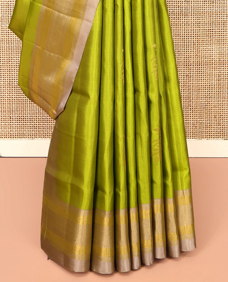 Green Mayuri Lite Silk Mix Saree, Detailed with Zari Buttas All Over Its Body, Complemented by a Contrast Border, an Intricately Designed Pallu, and Paired with a Contrast Blouse - Image 4
