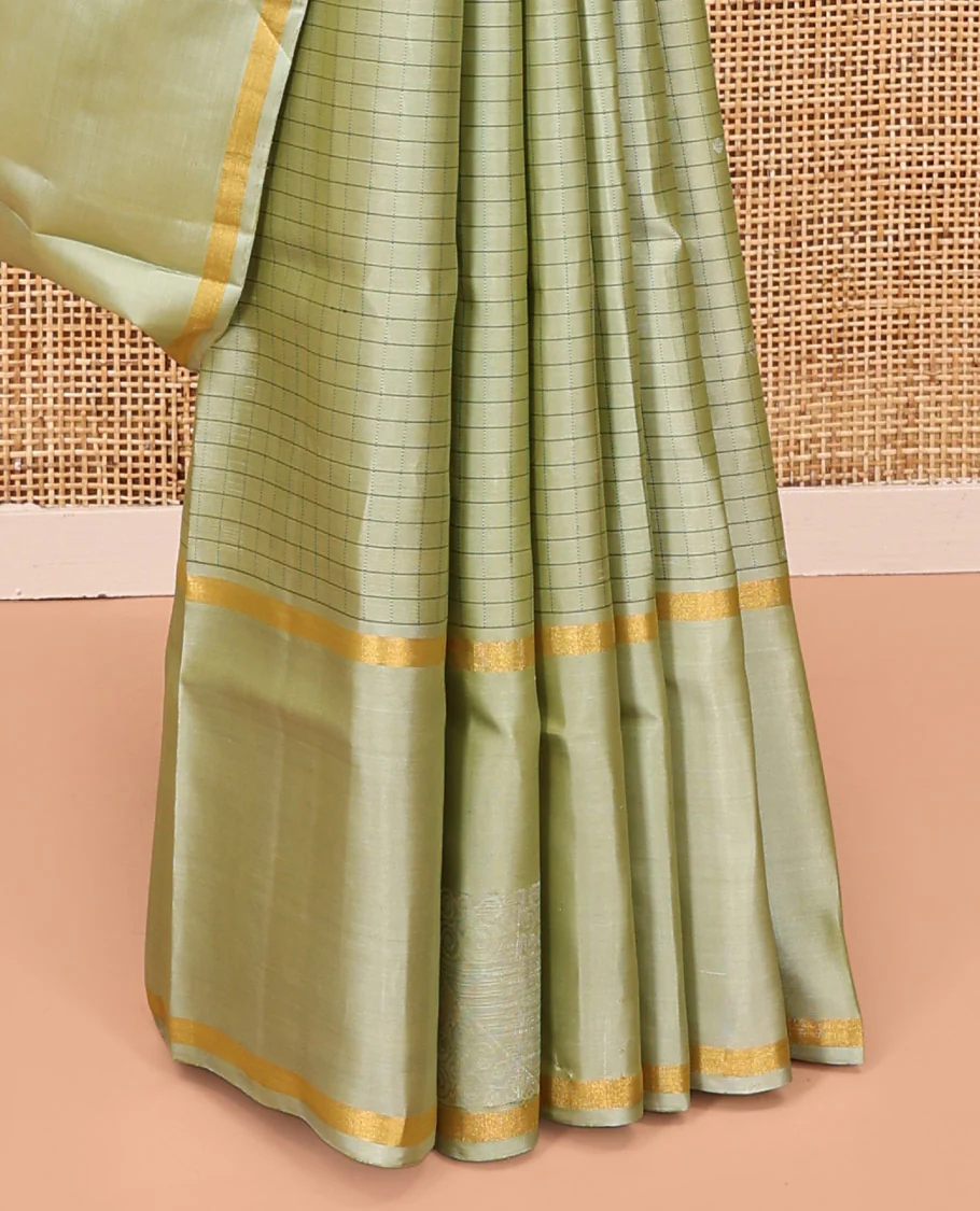 Green Mayuri Lite Silk Mix Saree, Sparsely Woven with Checks on Its Body, Highlighted by Self-Border, Complemented by a Contrast Pallu of Floral Designs, and Paired with a Contrast Blouse - Image 4