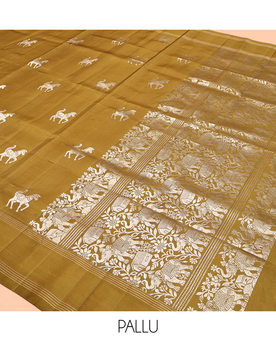 Green Mayuri Soft Silk Saree, Artfully Woven with Horse Buttas All Over Its Body, Highlighted by Stripes Border, Pallu of House and Elephant Motifs, and Paired with a Matching Blouse - Image 5