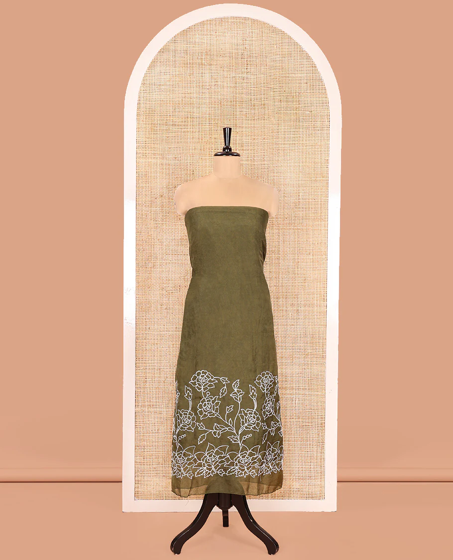 Green Organza Crushed Material Churidar Set, Elegantly Decked up with Floral-Themed Thread Embroidery Top, Comes with a Plain Santoon Bottom, and Is Paired with Organza Crushed Dupatta of Floral Thread Embroidery - Image 4
