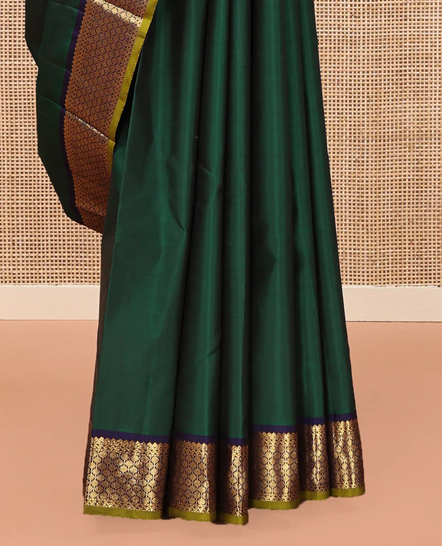 Green Plain Kanchipuram Silk Saree, Complemented by Contrast Border of Thilakam Mokku, and Rudraksham Designs, Pallu of Zari Designs, and Paired with a Contrast Blouse - Image 4