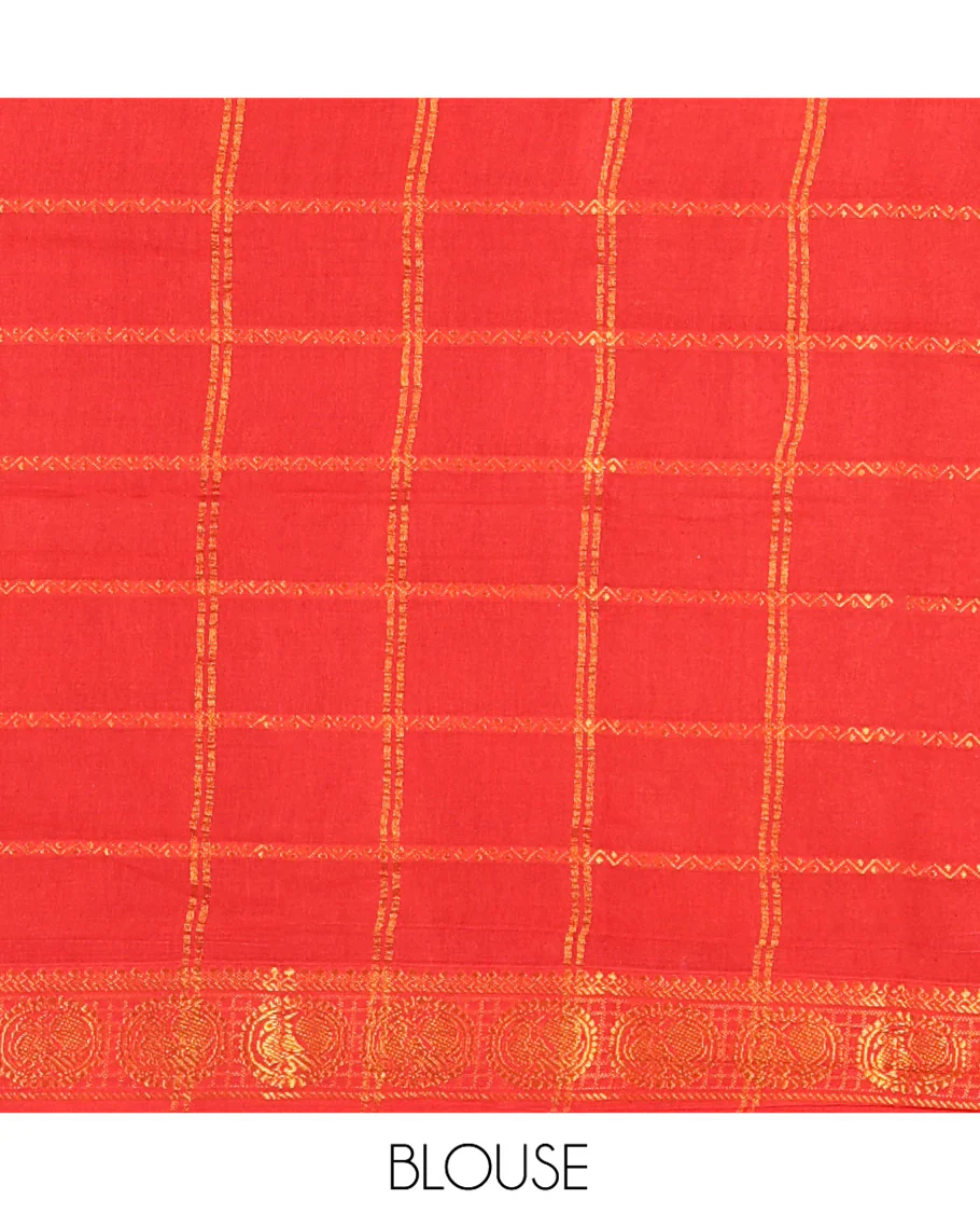 Green Plain Sungudi Cotton Saree, Highlighted by Traditional Zari Border of Peacock and Floral Creeper Designs, Subtly Striped Pallu, and Paired with a Contrast Blouse - Image 3