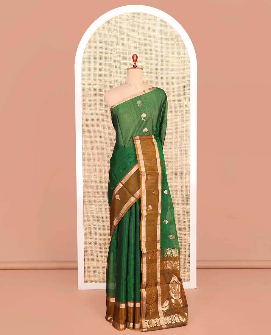 Green Silk Cotton Saree, Spotlighted with Floral Zari Buttas All Over Its Body, Complemented by a Contrast Zari Design Border, Pallu Features Floral and Paisley Designs, and Paired with a Contrast Blouse - Image 3